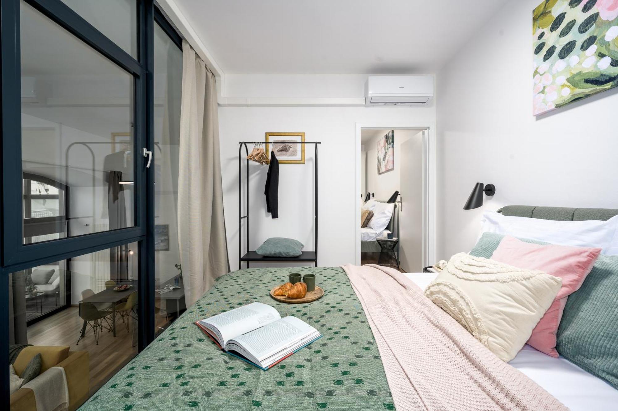 Days - Ac - Garage - Terrace - 2bdr Apartment