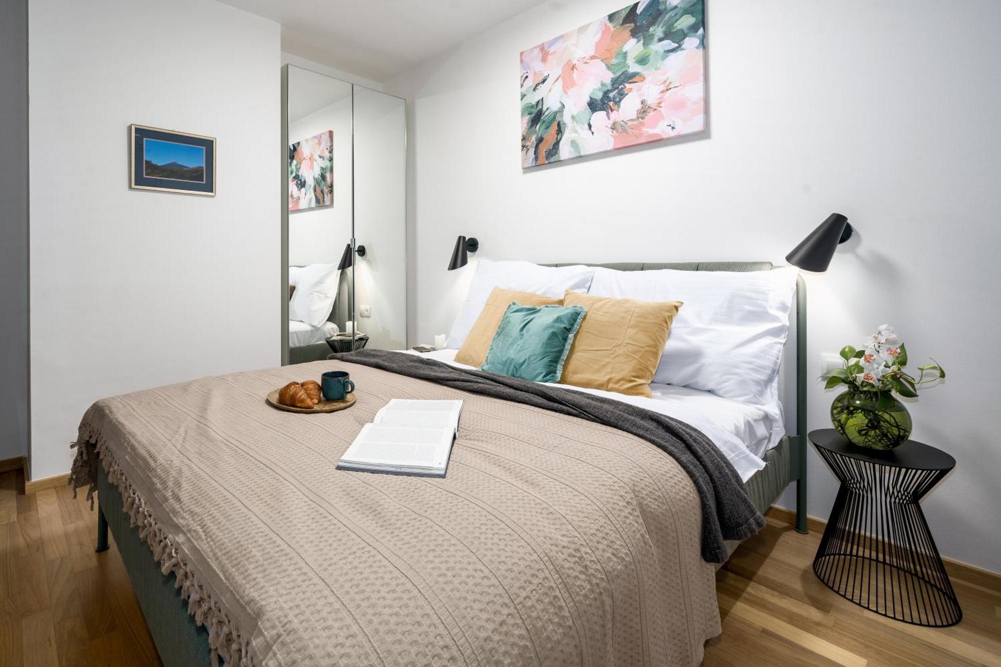 Apartment Days - Ac - Garage - Terrace - 2bdr *